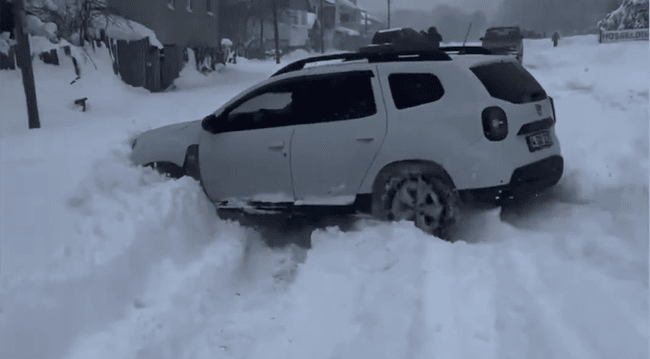 Dacia Duster face senzație în Polonia. Cum s-a descurcat prin nămeți de 60 cm. „Am filmat crezând că se va bloca”