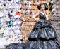 Această rochie a fost făcută din pungi de plastic reciclate (Foto: Profimedia)