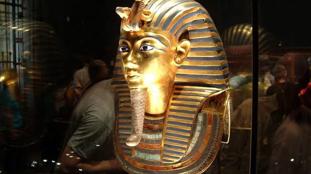 Misterul din jurul „bijuteriilor extraterestre” ale lui Tutankhamon se adâncește. Ce au descoperit oamenii de știință în deșertul libian?