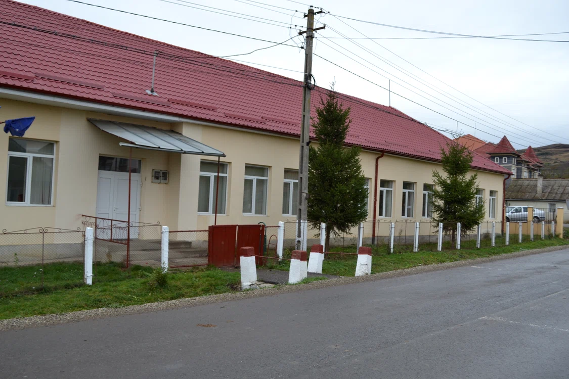 
    Directorul școlii a încercat să ascundă cele petrecute în instituția pe care o conduce   