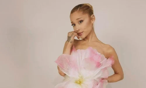 ariana grande rochie floare jpg