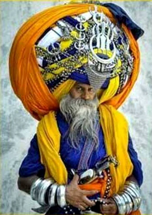 
    Turbanul este confecţionat din 645 de metri de material Foto: Facebook  