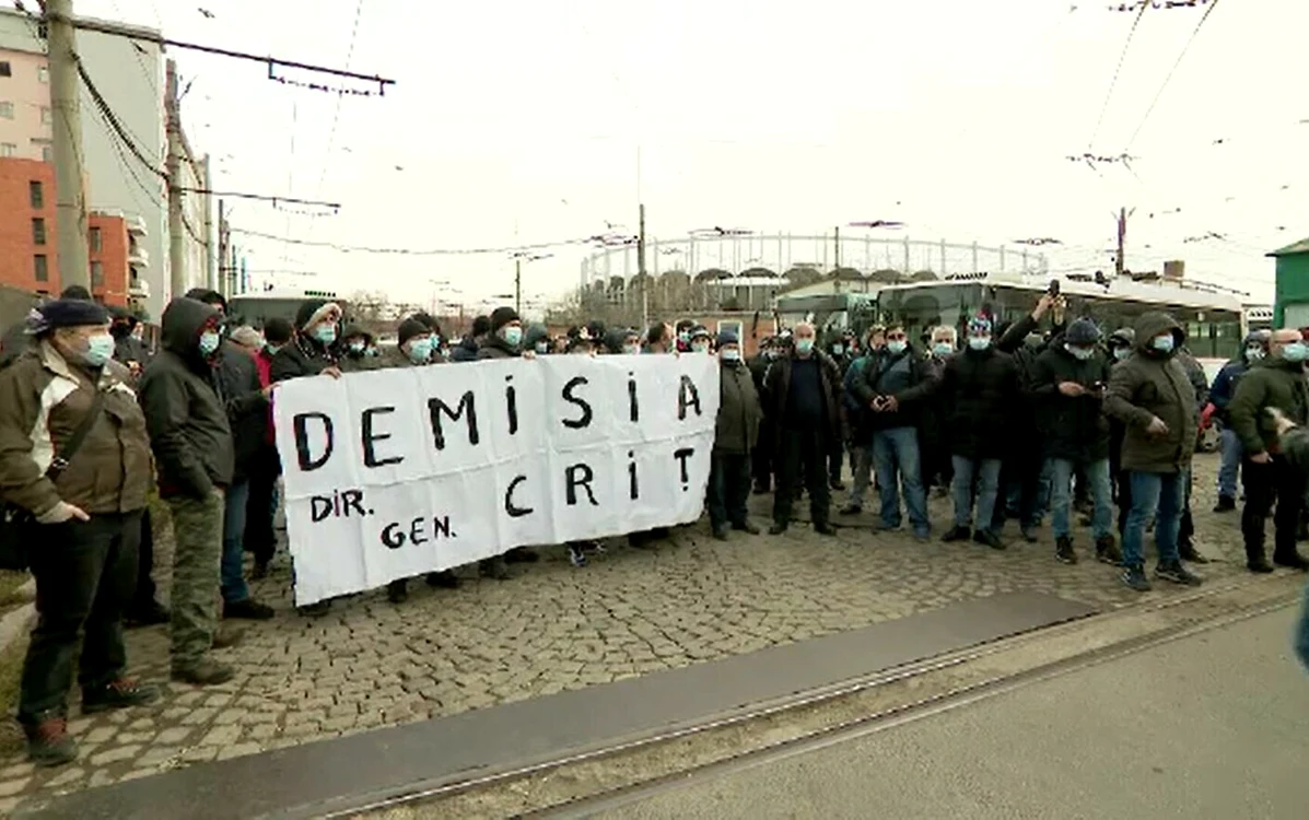 La Autobaza Titan a fost organizat un protest al șoferilor de la STB. Foto: captură stirileprotv.ro