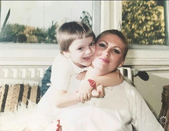 Georgeta Orlovschi și fiul ei Sebastian Stan. Foto X