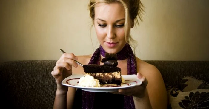 Dulciurile concentrate conţin calorii „goale“ care favorizează îngrăşarea rapidă
