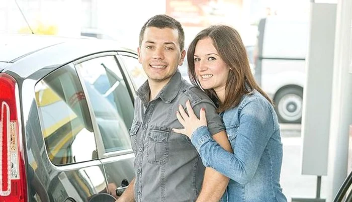 
    Ca să atragă șoferii, benzinarii se întrec în promoţii la sfârșit de săptămână  