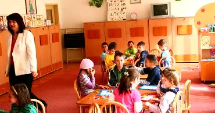 Craiova: Micuţii învaţă din plăcere cu educatorul particular