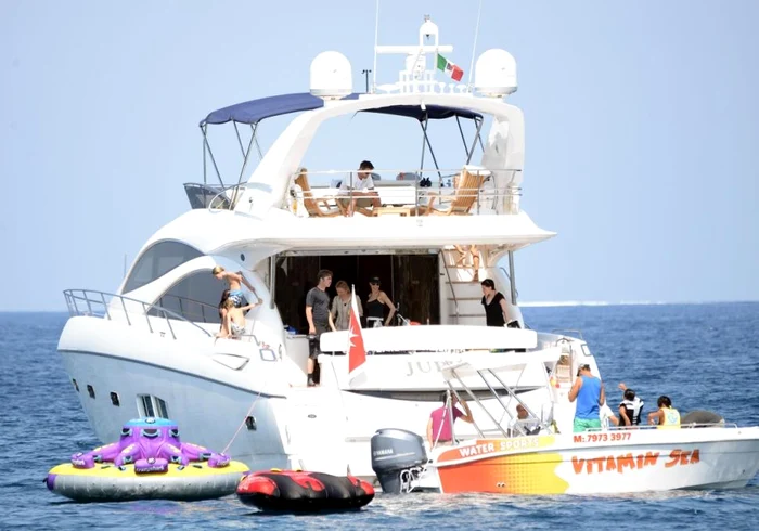 Întreaga costă răsuna de suntele zglobii ale copiilor