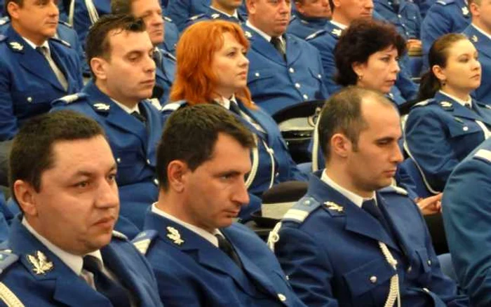 O parte dintre jandarmii olteni au avut, joi, o zi pe care au aşteptat-o cu nerăbdare... (FOTO: Adevărul)