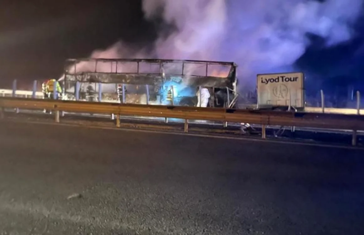 autocar incendiu A1