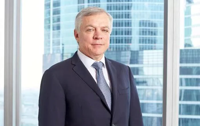 Vicepreşedintele unei companii ruse de conducte petroliere a murit după ce a căzut pe fereastră