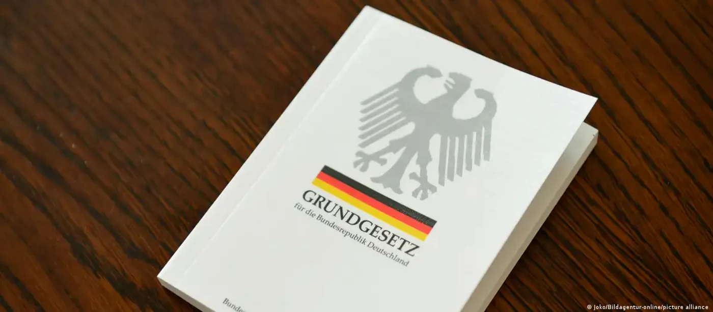 Pe 23 mai 1949 a fost promulgată Legea fundamentală a Germaniei (Grundgesetz)