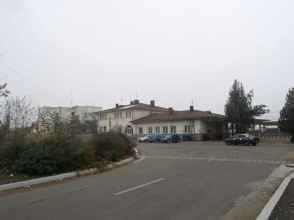 Pe la Gara de Est mai trec doar câteva trenuri, majoritatea de marfă