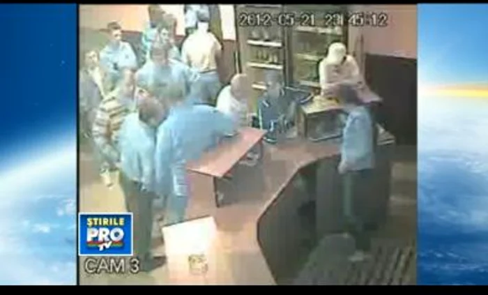 Bătaie într-un bar