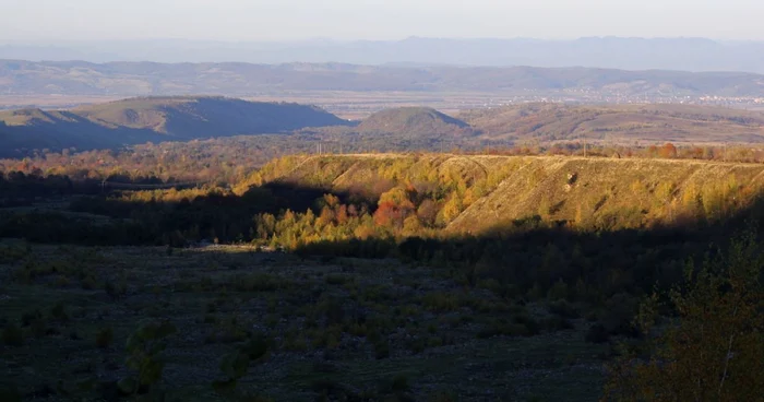 Locuri unde au fost descoperite fosile ale dinozaurilor pitici. FOTO: D.G. ADEVĂRUL.