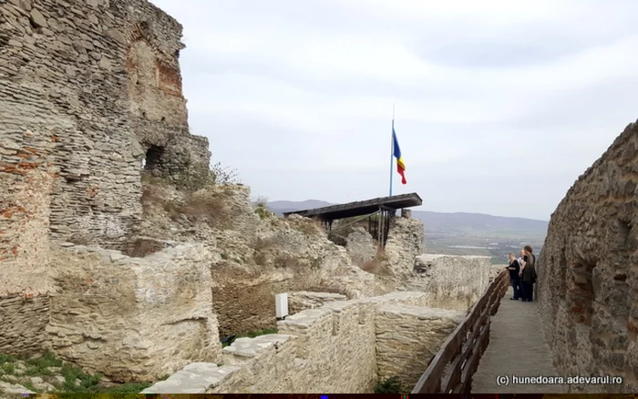 Cetatea Devei. ADEVĂRUL.