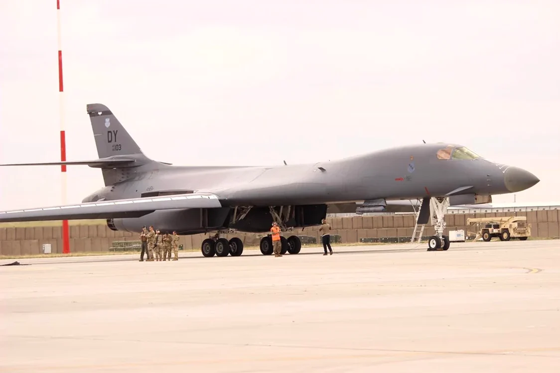 B-1 Lancer 