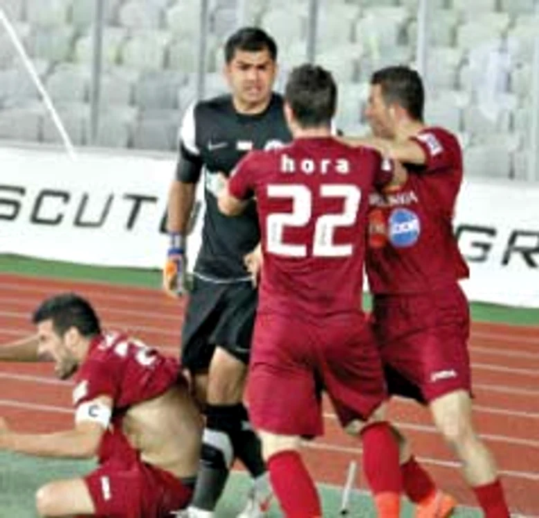 
    Bătaia pornită de  Bornescu a dus  la întreruperea  derby-ului Clujului  