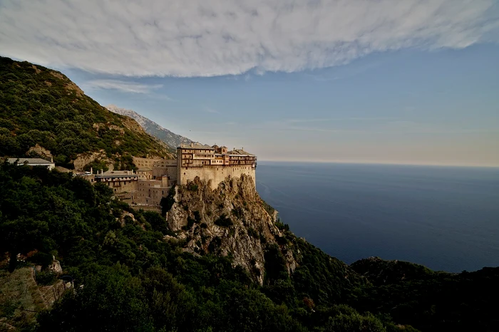Pe Muntele Athos trăiesc mulți călugări români / foto: Pixabay