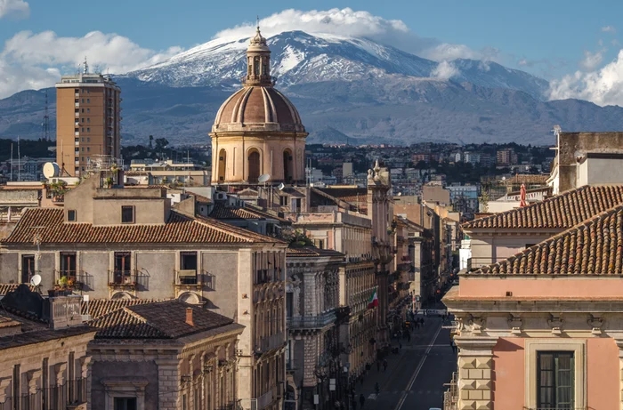 Orașul sicilian Catania este una dintre destinațiile preferate ale turiștilor. Foto: Shutterstock.