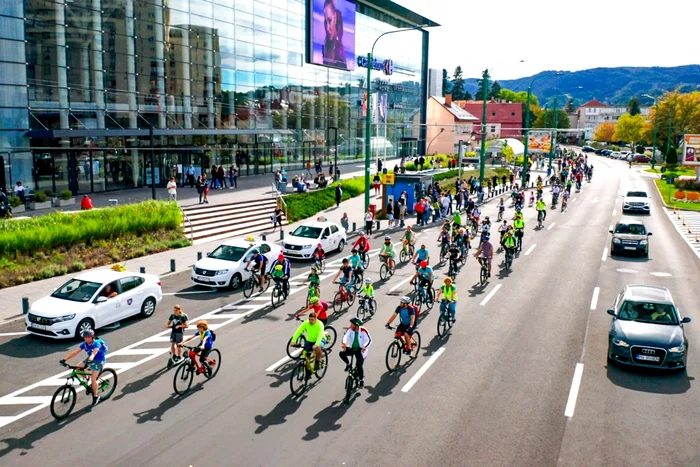 Trafic rutier în Centrul Civic al Brașovului FOTO Primăria Brașov