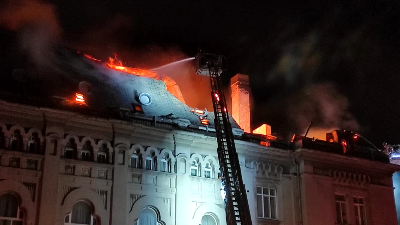 Incendiul care a distrus mansarda palatului s-a produs de la o lumânare sau candelă. Sursa ISU Const