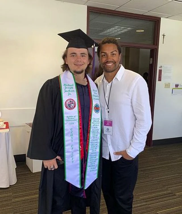 Prince a fost susținut de rude la absolvirea facultății