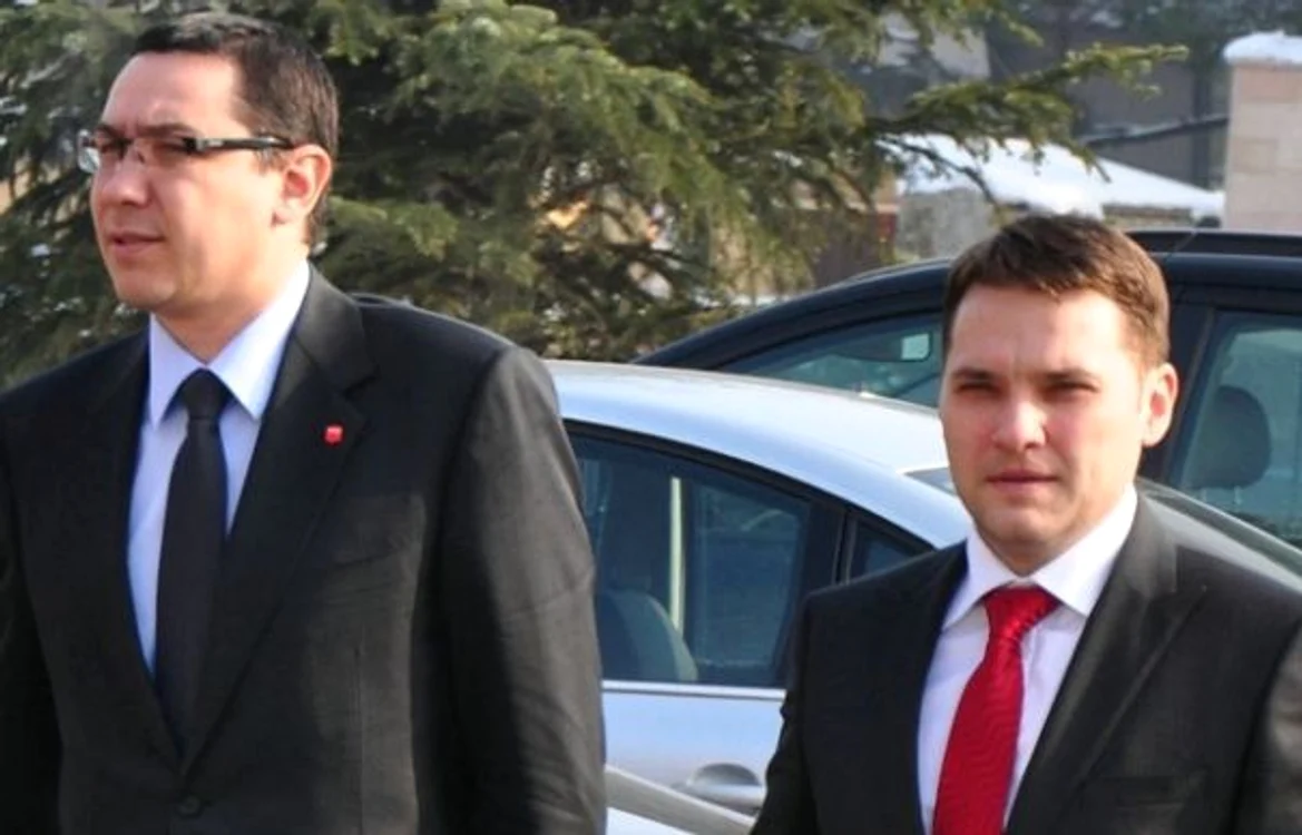 
    Victor Ponta și Dan Șova au primit răgaz încă o lună pentru a-și pregăti apărarea în dosarul Turceni-Rovinari  
