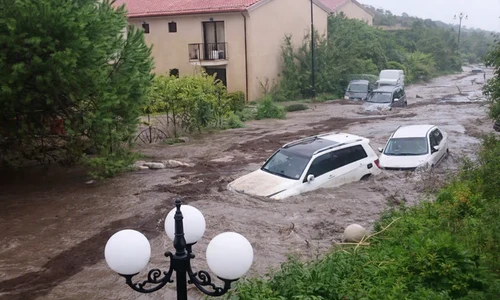 Furtuni devastatoare în Bulgaria/sursă foto: social media