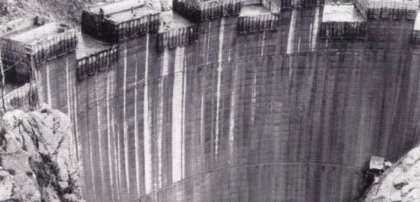 Barajul Vidraru a fost dat în folosinţă  în 1966