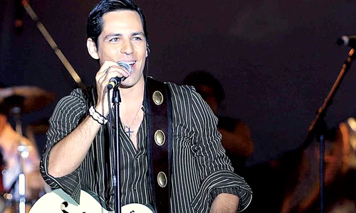 Ştefan a lansat  melodia în 2005 jpeg