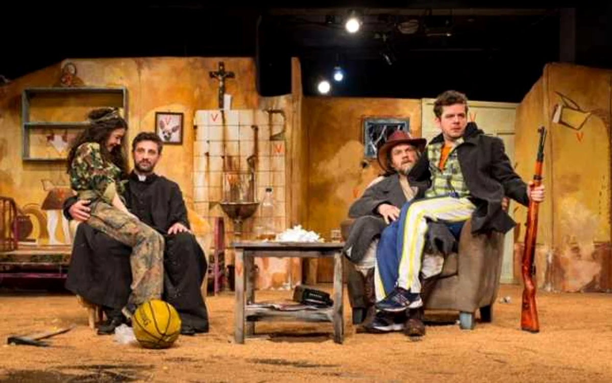 Scenă din piesa de teatru „Vestul Singuratic“,  montat de Cristi Juncu la Nottara FOTO Horia Petraşcu