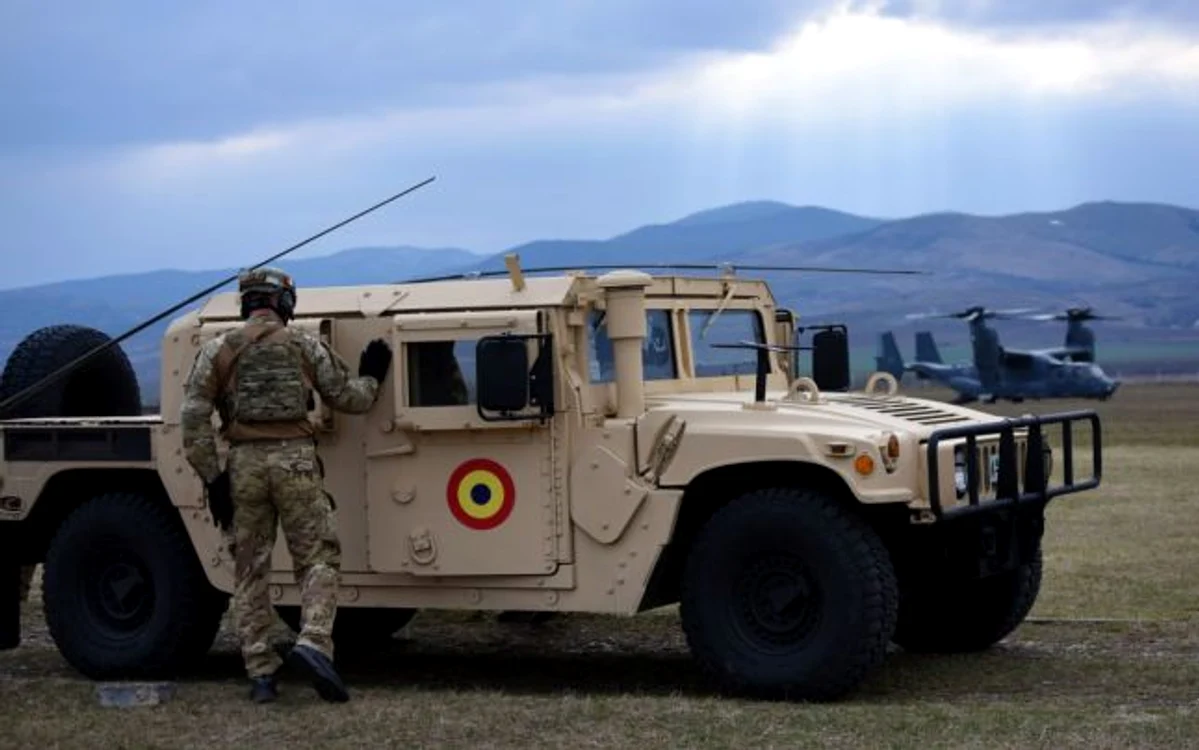 În teatrele de operaţii militarii români din Forţele Speciale luptă alături de colegii aliaţi FOTO Staff Sgt. Elizabeth Pena/ 352nd Special Operations Wing Public Affairs