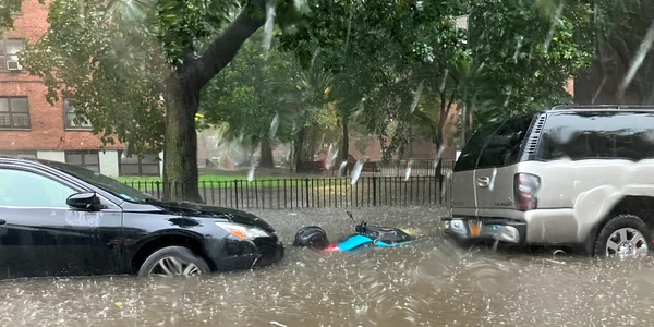 inundatii New york Twitter jpg