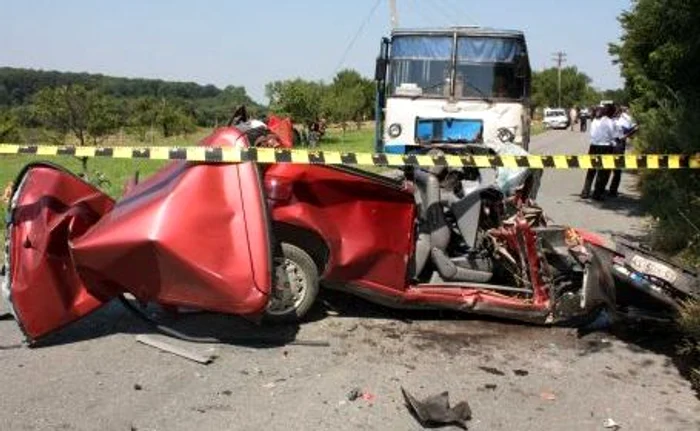 Accident extrem de violent la Crucişor, jud. Satu-Mare. (foto: adevarul.ro)