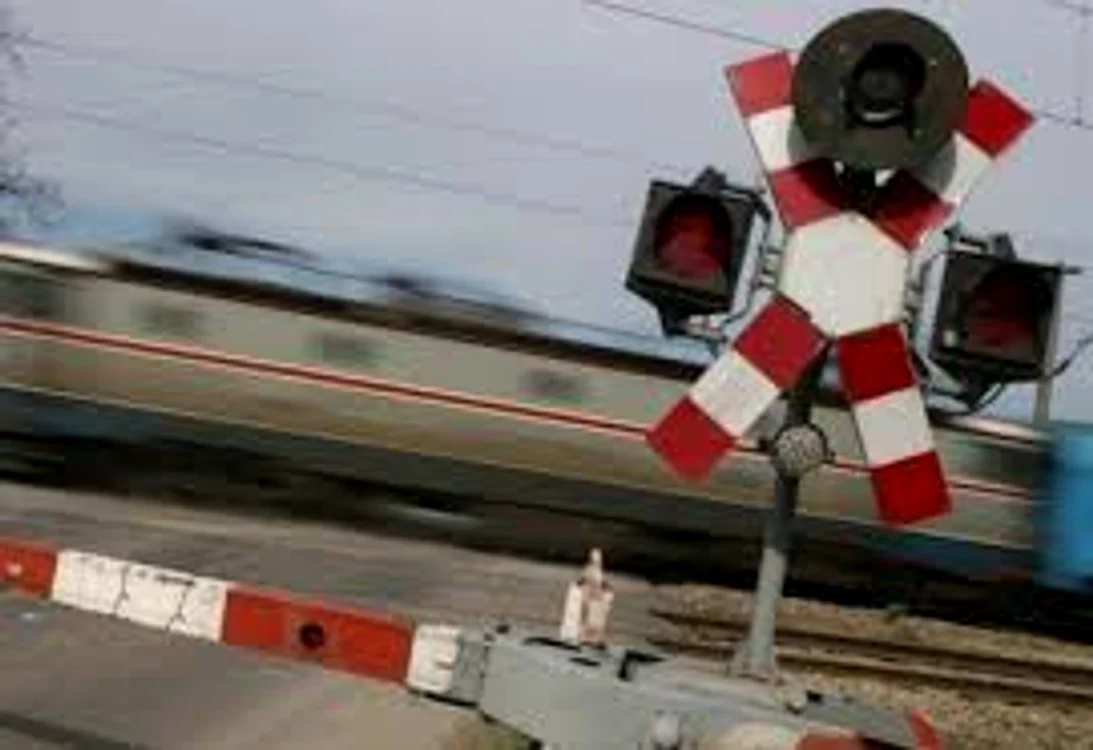 
    Un bărbat de 51 de ani a murit, luni dimineață, după ce a fost lovit în plin, între stațiile Dej Călători și Dej Triaj, județul Cluj  