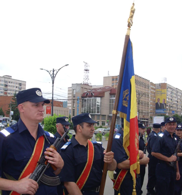 Reşiţa: ORAŞUL PE SCURT / Jandarmii au sărbătorit