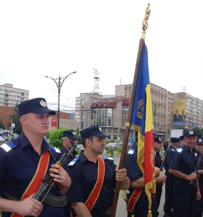 Reşiţa: ORAŞUL PE SCURT / Jandarmii au sărbătorit