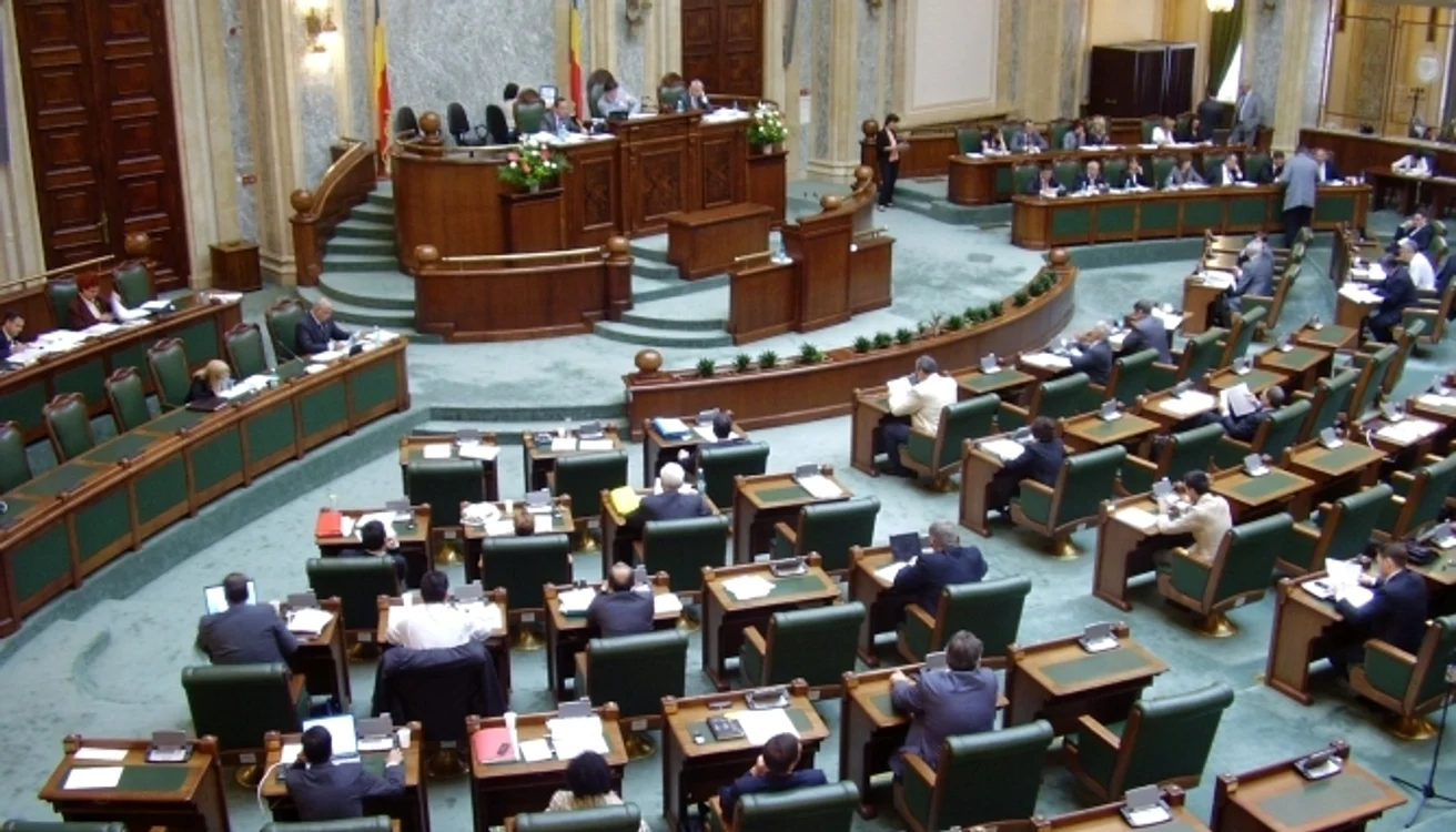 
    Senatorii nu au mai votat proiectul Legii grațierii, ci l-au întors la Comisia juridică  
