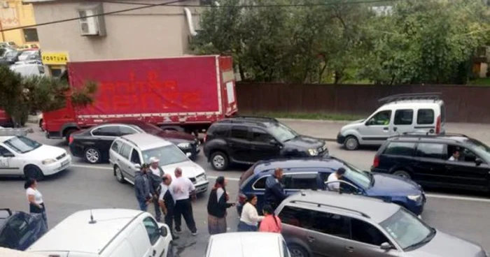 19 romi au fost reţinuţi la Bascov  FOTO: Info Trafic Piteşti