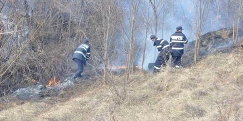 Pompierii mehedinţeni, la intervenţie 