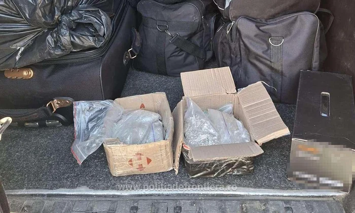 Peste 15 kilograme de argint descoperite la PTF Halmeu. FOTO: Poliția de Frontieră 