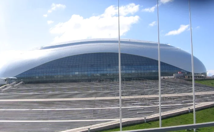 Patinoarul din Soci e singurul din lume cu terenuri de hochei pe doua etaje. Acolo evoluează ”Panterele” din Soci