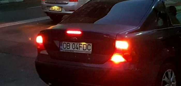 Este vorba de un autoturism FORD şi SKODA, care le vor da mari bătăi de cap şoferilor vitezomani.