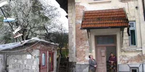 Familiile trebuie să evacueze locuinţa în luna iunie