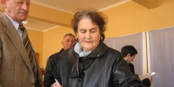 Datele de identificare ale pietreanului au fost descoperite la două secţii de votare