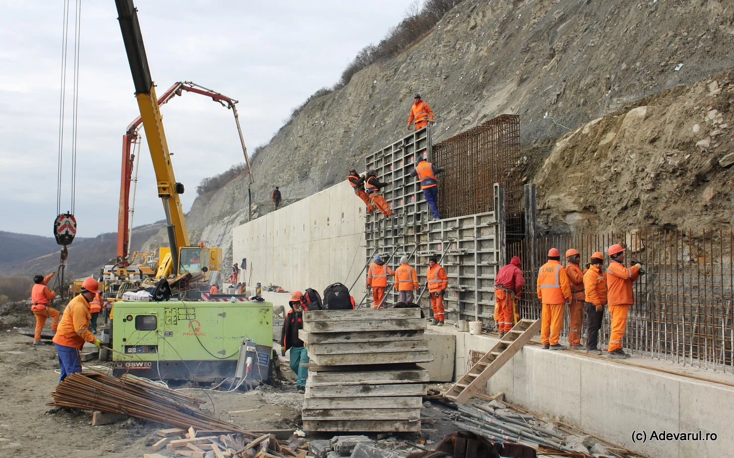 Harta autostrăzilor care intră în șantier în 2026. Două regiuni, ocolite până acum, mobilizează mii de muncitori în construcții