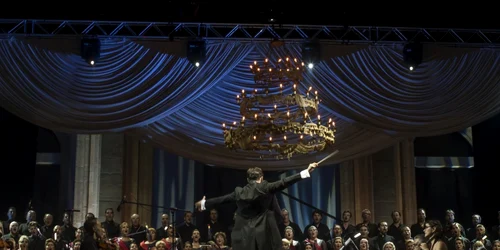 promenada operei foto bitul liber