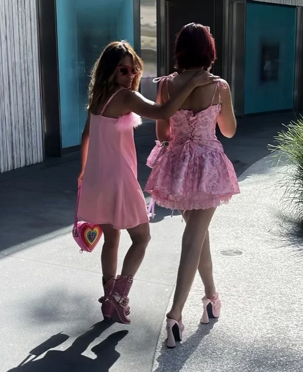 Halle Berry, petrecere Barbie, Instagram (3) jpg