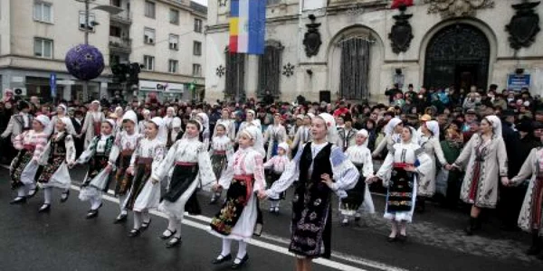 Oltenii au sărbătorit Ziua Naţională prin joc
